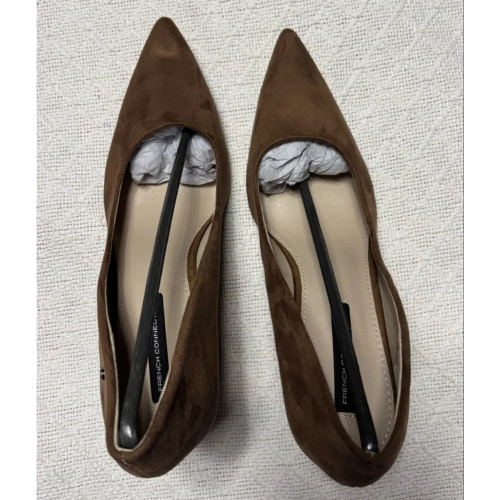 NIB French Connection Kelsey Brown Faux Suede Block Heel Pointed Toe Pumps SZ 11